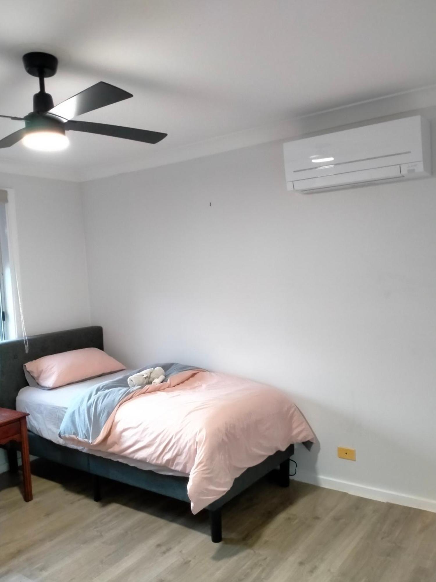 Holiday home 4 Bedroom, 3 Bath In Nsw, Free Wifi Internet, Free Parking *