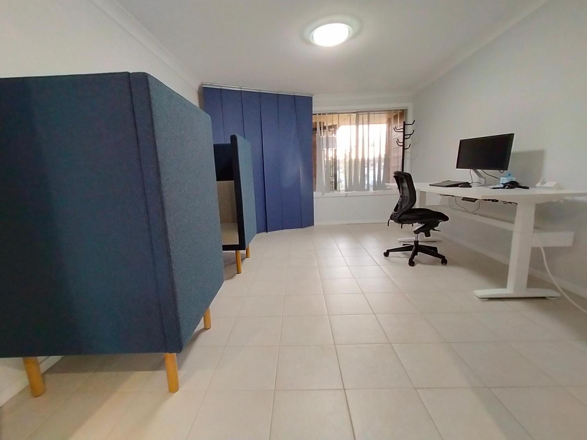 4 Bedroom, 3 Bath In Nsw, Free Wifi Internet, Free Parking Holiday home