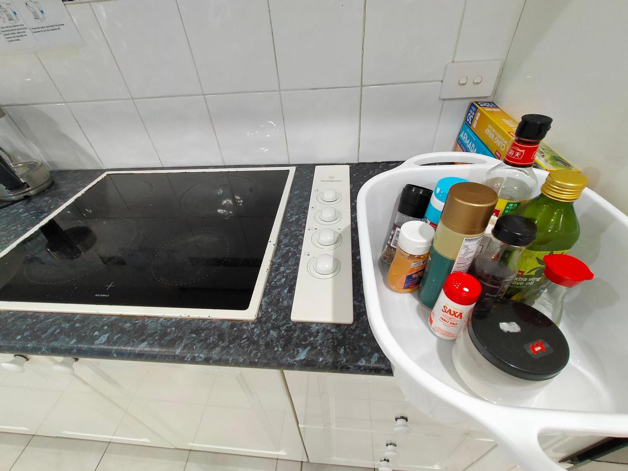 4 Bedroom, 3 Bath In Nsw, Free Wifi Internet, Free Parking