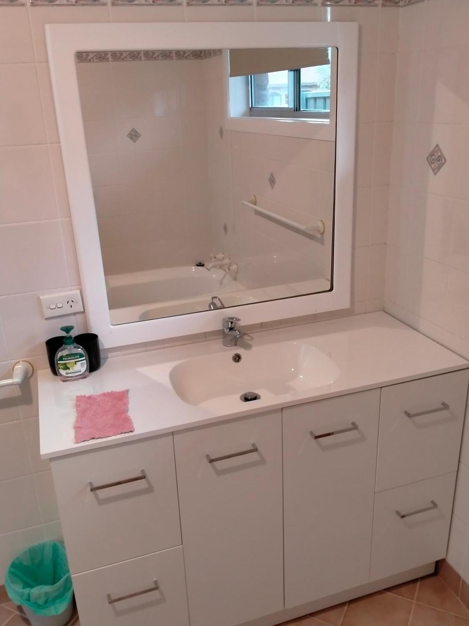 Holiday home 4 Bedroom, 3 Bath In Nsw, Free Wifi Internet, Free Parking